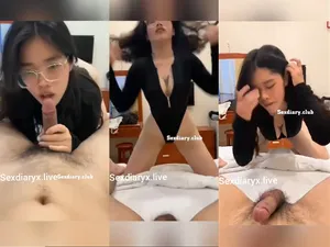 Em rau vú bự kính cận liếm cậu bé điêu luyện